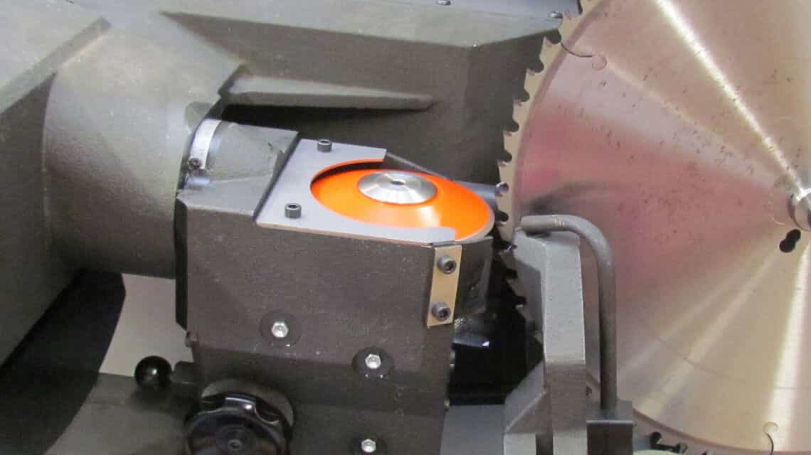 Afiação de serra circular, calçada com dente de metal duro
